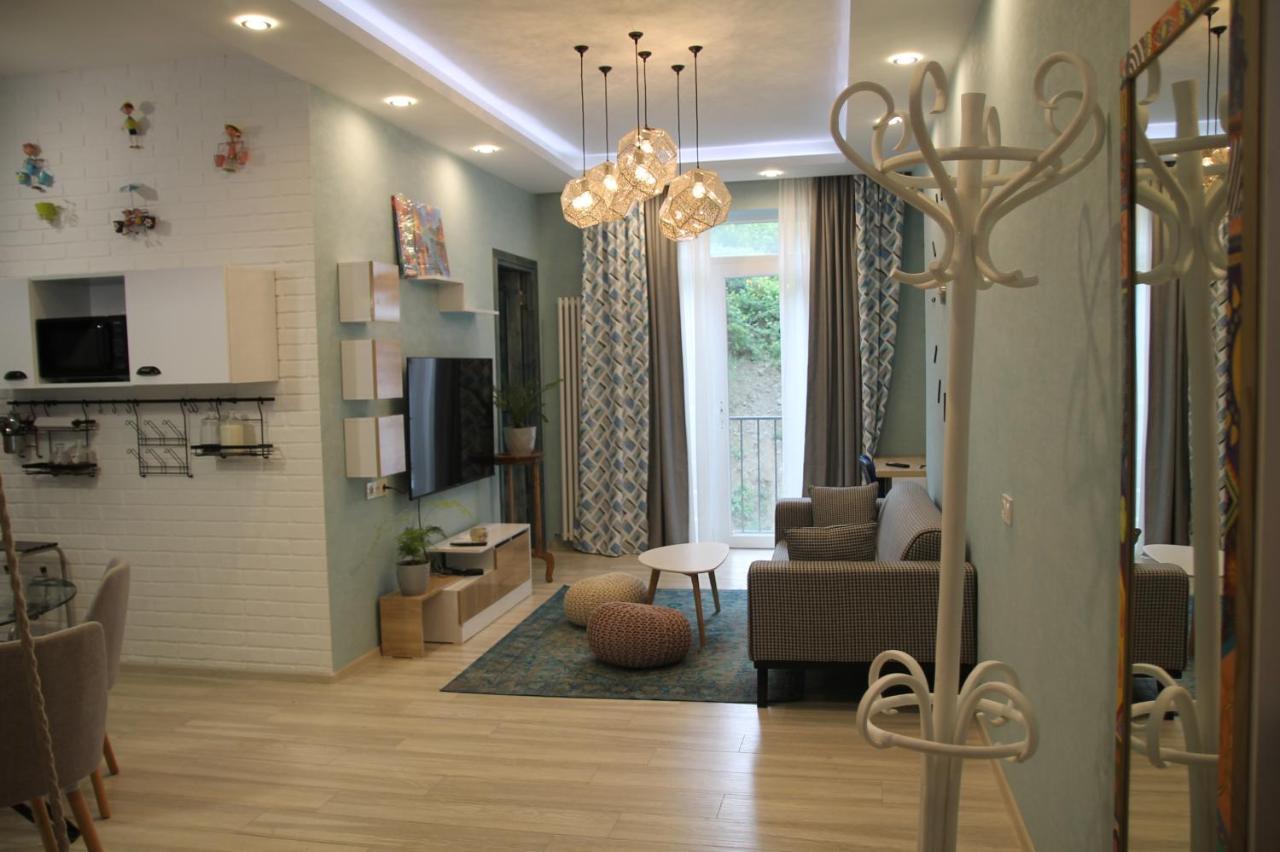 Cozy Apartment In Vake Tbilisi Exteriör bild