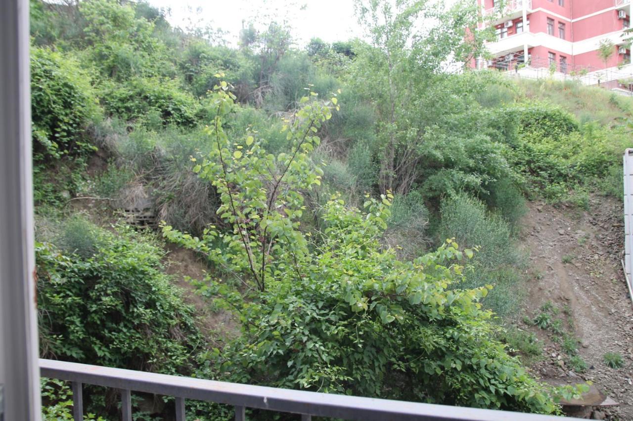 Cozy Apartment In Vake Tbilisi Exteriör bild